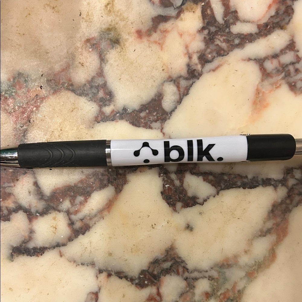 blk.✍️Black and White Writing Pen / New Never Used / Authentic